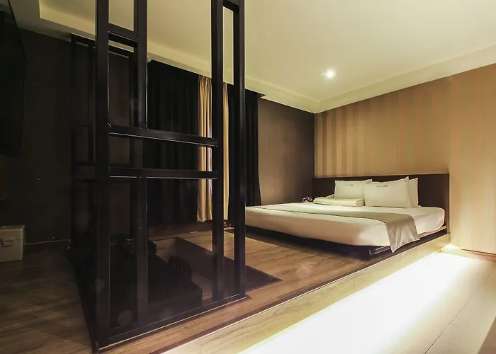 Mu Motel
